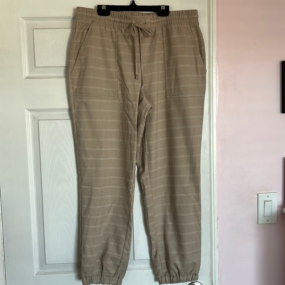 Nine West jogger/ dress pants with a cinched waist